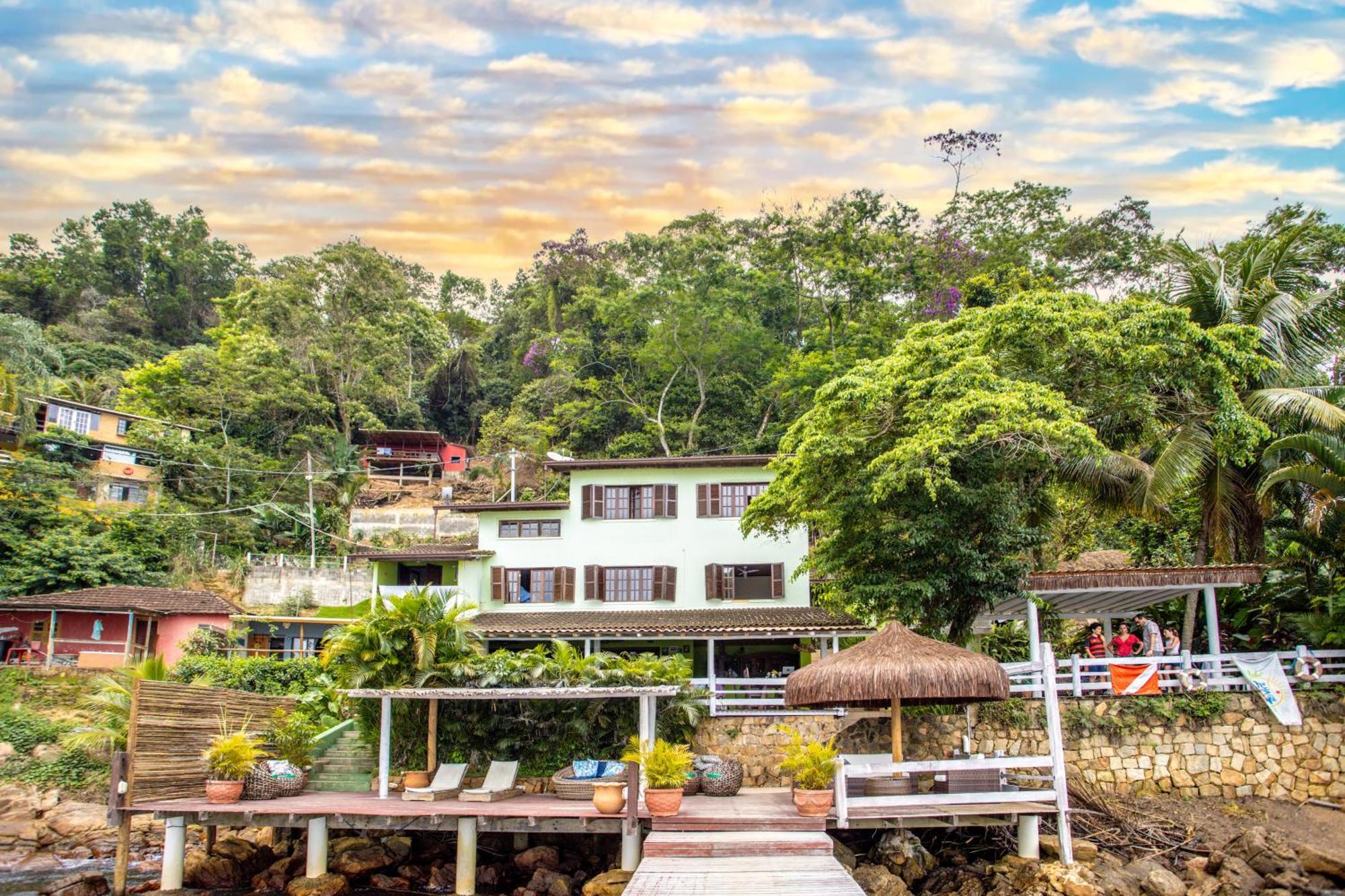 Pousada Cruzoé Praia de Araçatiba Esterno foto