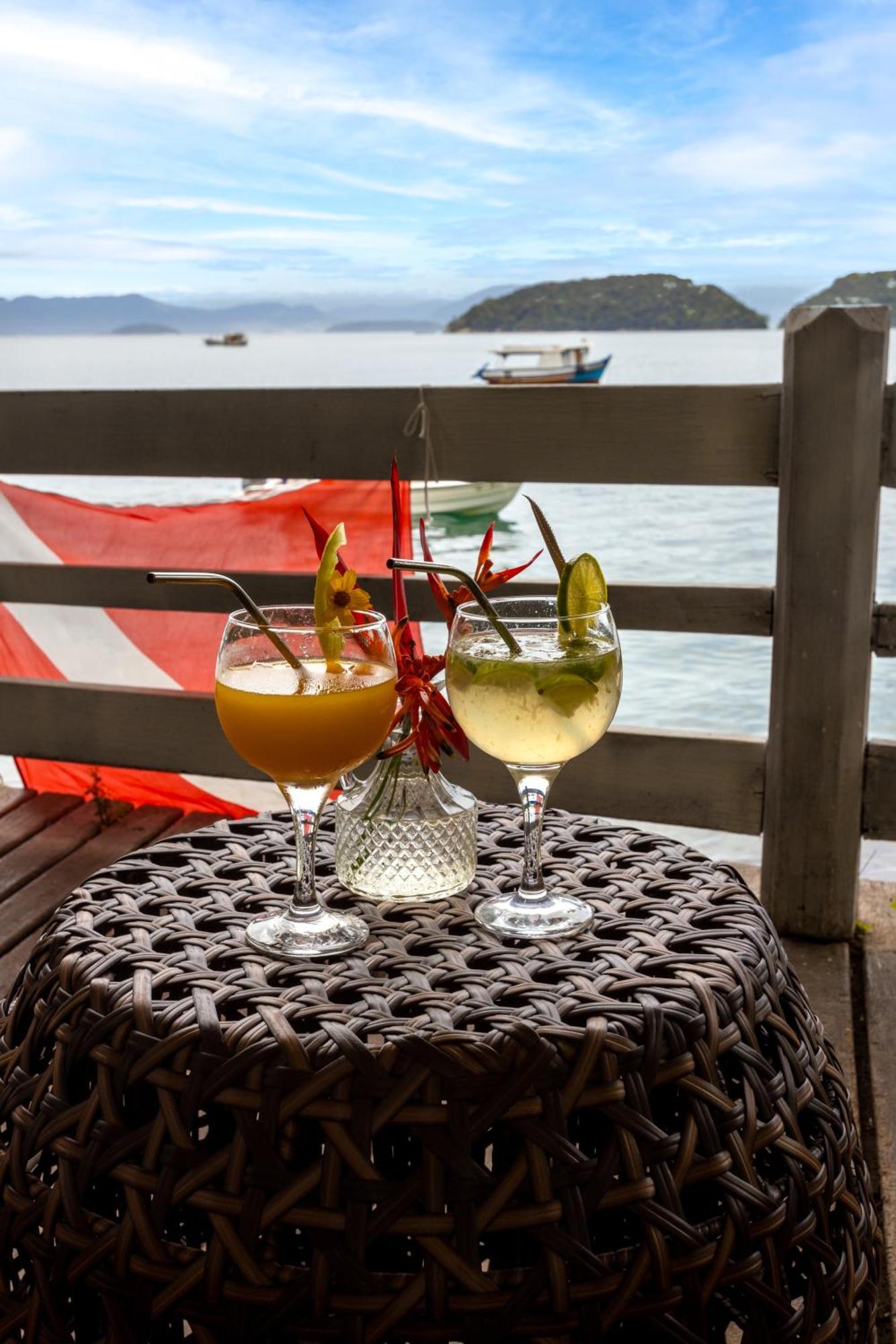 Pousada Cruzoé Praia de Araçatiba Esterno foto